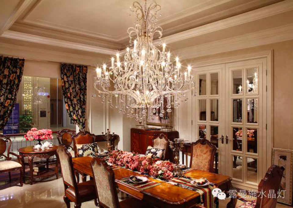 High-end crystal lamps, a selection of new nobles.